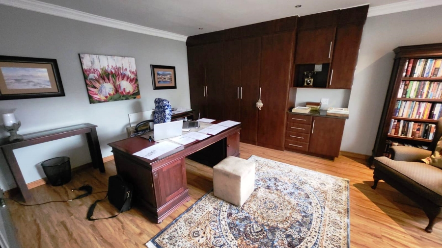 5 Bedroom Property for Sale in Eldoraigne Gauteng