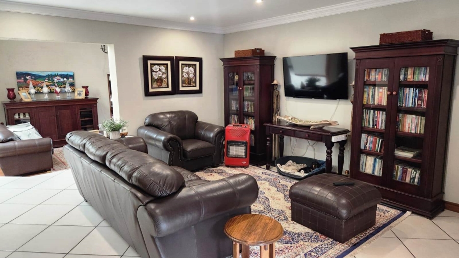 5 Bedroom Property for Sale in Eldoraigne Gauteng