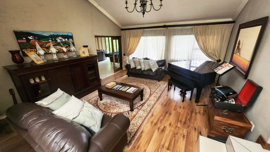 5 Bedroom Property for Sale in Eldoraigne Gauteng