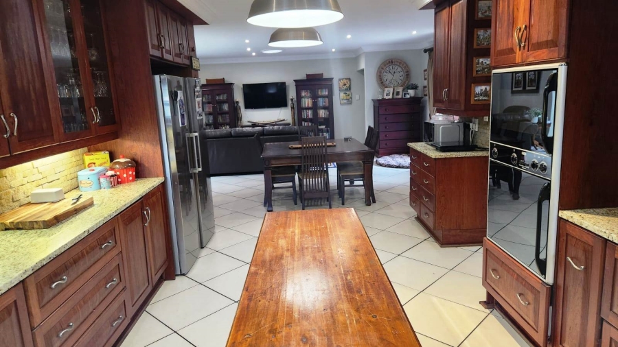 5 Bedroom Property for Sale in Eldoraigne Gauteng