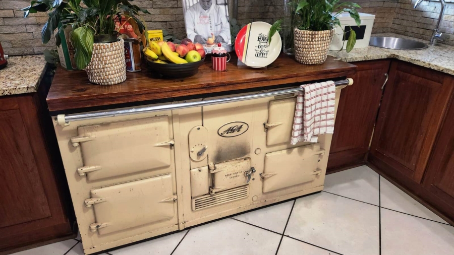 5 Bedroom Property for Sale in Eldoraigne Gauteng