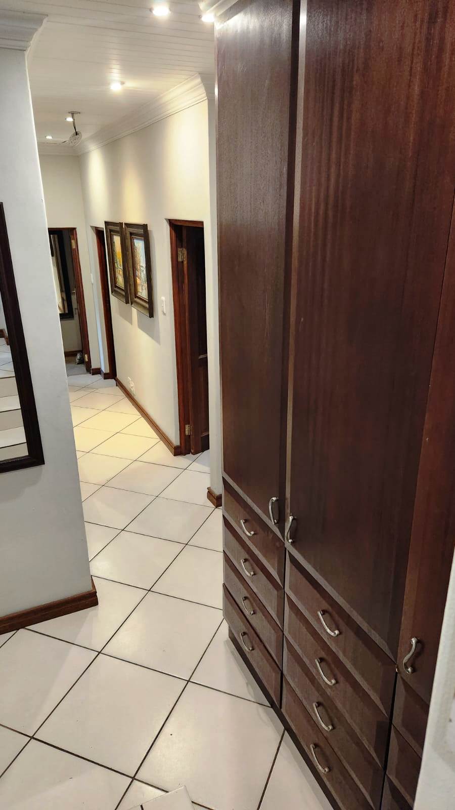 5 Bedroom Property for Sale in Eldoraigne Gauteng