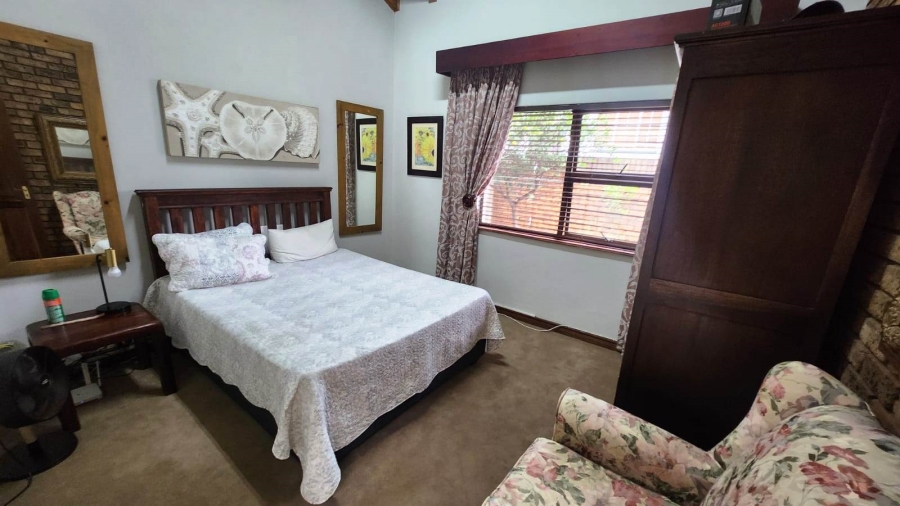 5 Bedroom Property for Sale in Eldoraigne Gauteng