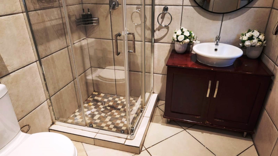 5 Bedroom Property for Sale in Eldoraigne Gauteng