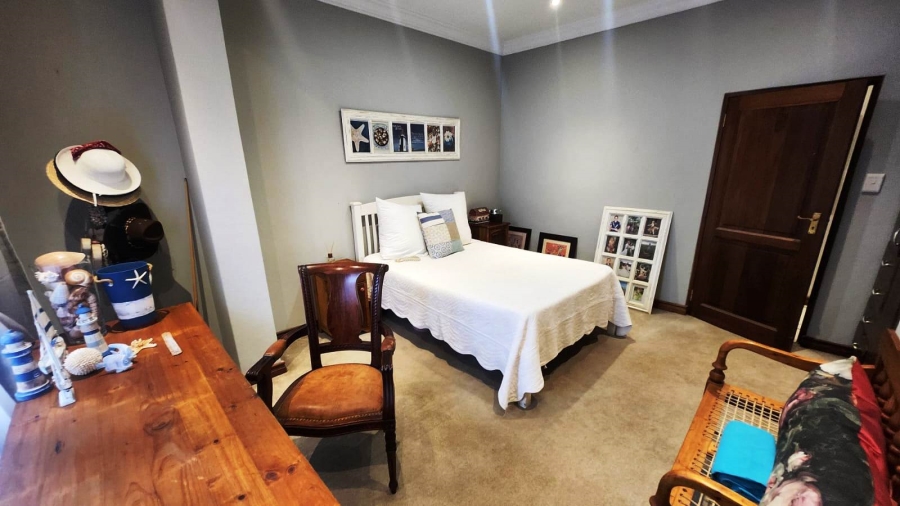 5 Bedroom Property for Sale in Eldoraigne Gauteng