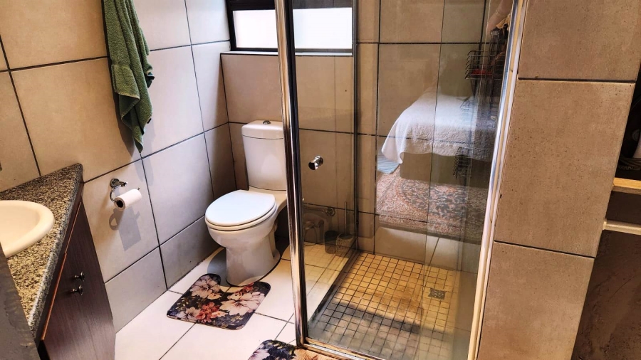 5 Bedroom Property for Sale in Eldoraigne Gauteng