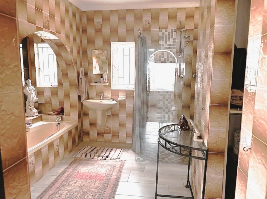 To Let 4 Bedroom Property for Rent in Paulshof Gauteng