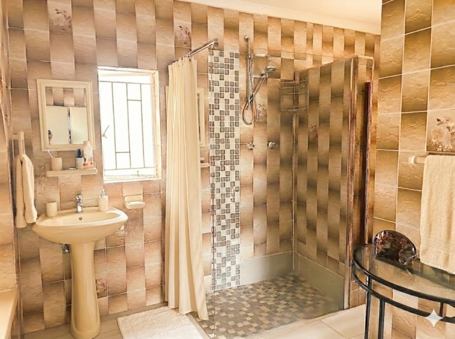 To Let 4 Bedroom Property for Rent in Paulshof Gauteng