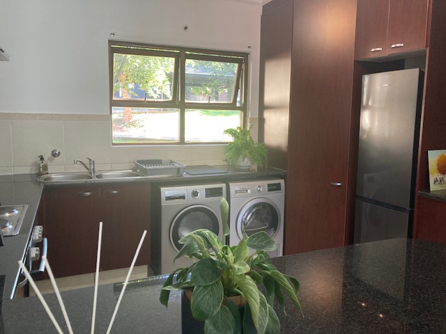 To Let 2 Bedroom Property for Rent in Craighall Gauteng