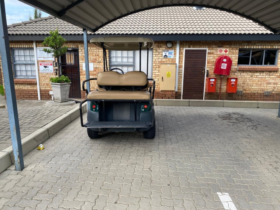 1 Bedroom Property for Sale in Halfway Gardens Gauteng