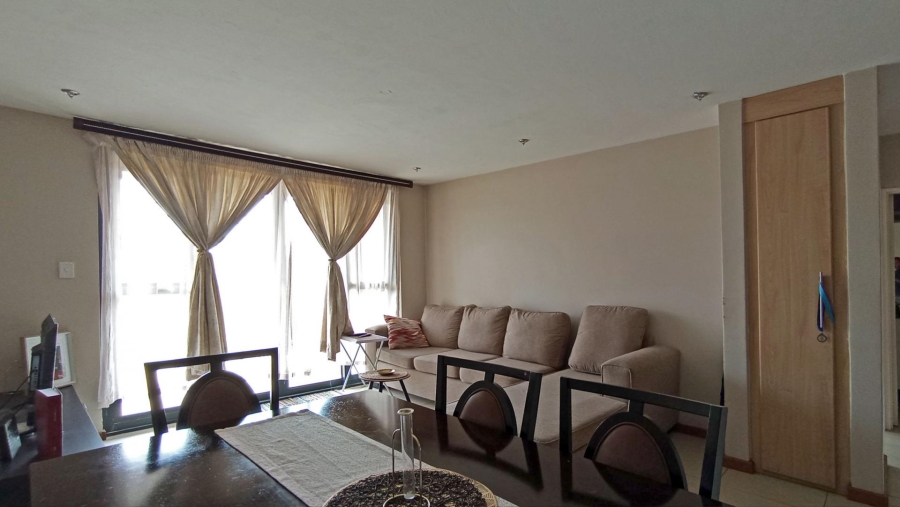 2 Bedroom Property for Sale in Rooihuiskraal North Gauteng