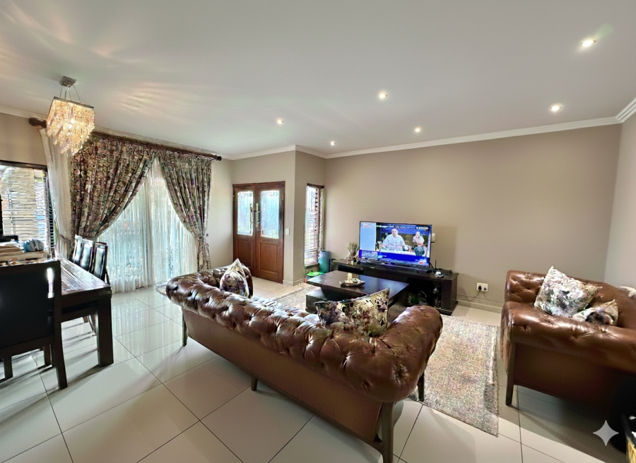 To Let 3 Bedroom Property for Rent in Barbeque Downs Gauteng