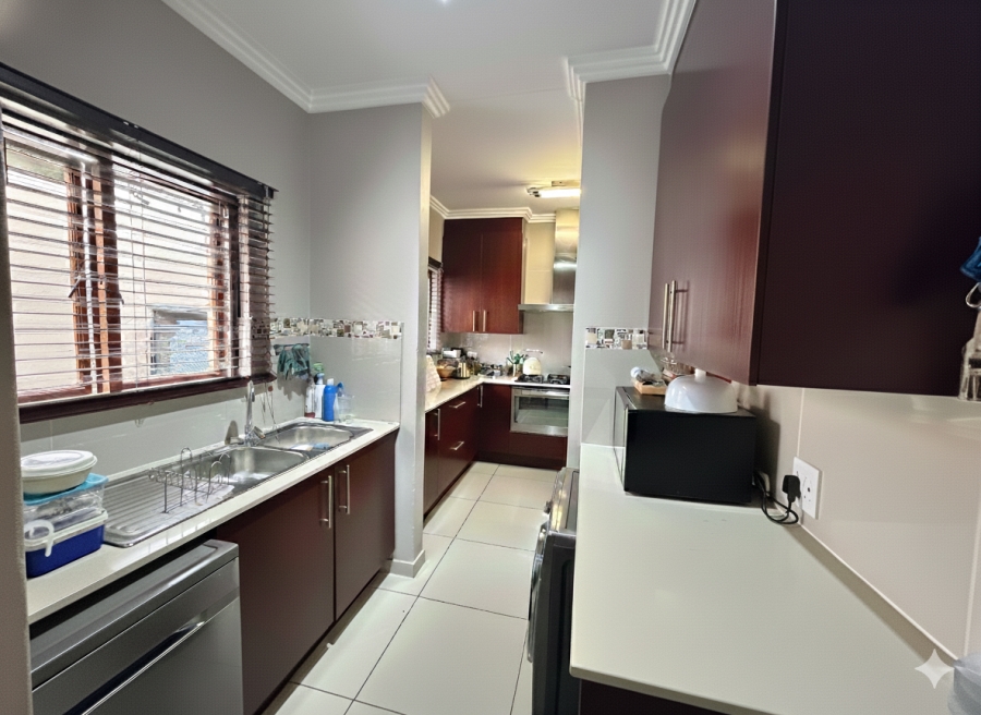 To Let 3 Bedroom Property for Rent in Barbeque Downs Gauteng