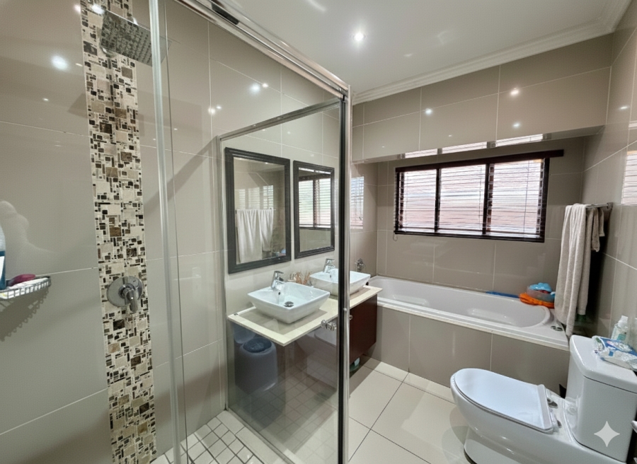 To Let 3 Bedroom Property for Rent in Barbeque Downs Gauteng