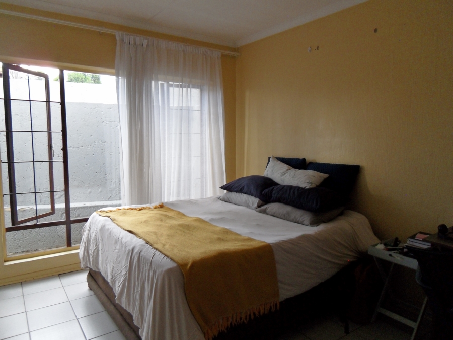 2 Bedroom Property for Sale in Corlett Gardens Gauteng