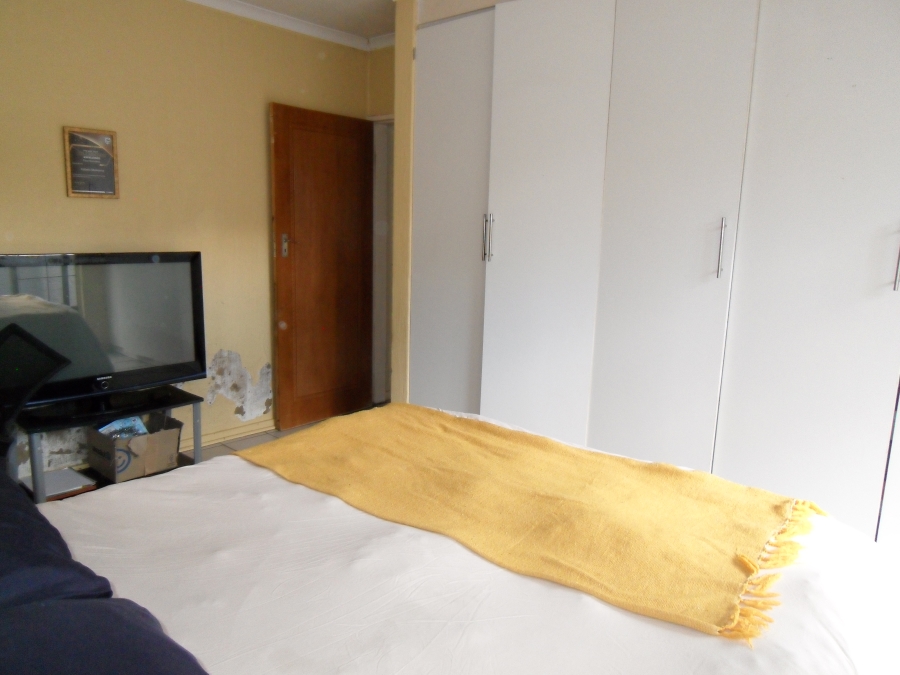 2 Bedroom Property for Sale in Corlett Gardens Gauteng