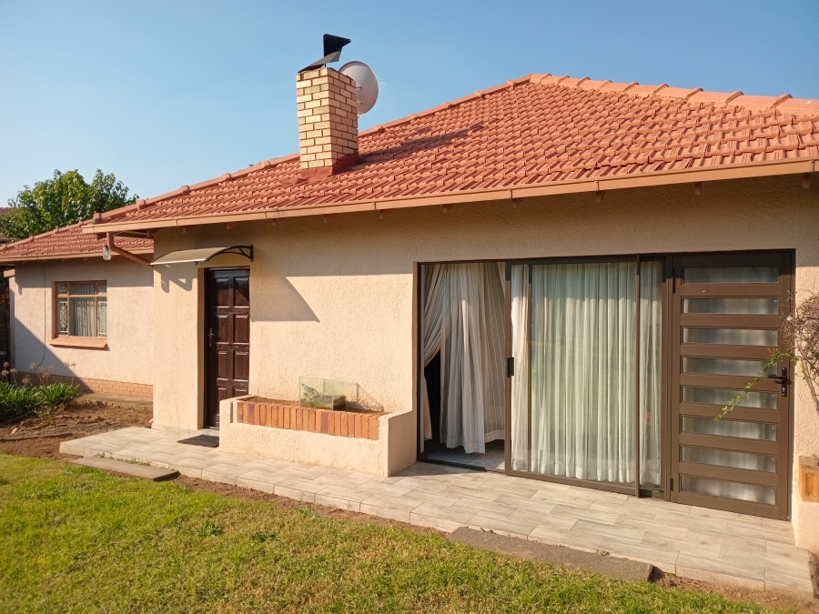 3 Bedroom Property for Sale in Kew Gauteng