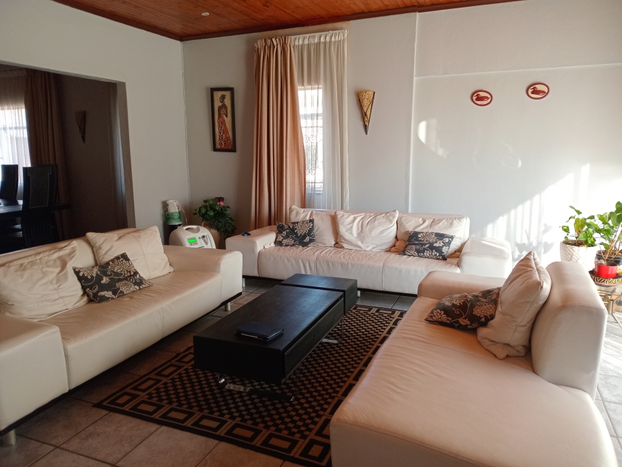 3 Bedroom Property for Sale in Kew Gauteng