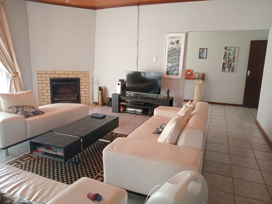 3 Bedroom Property for Sale in Kew Gauteng