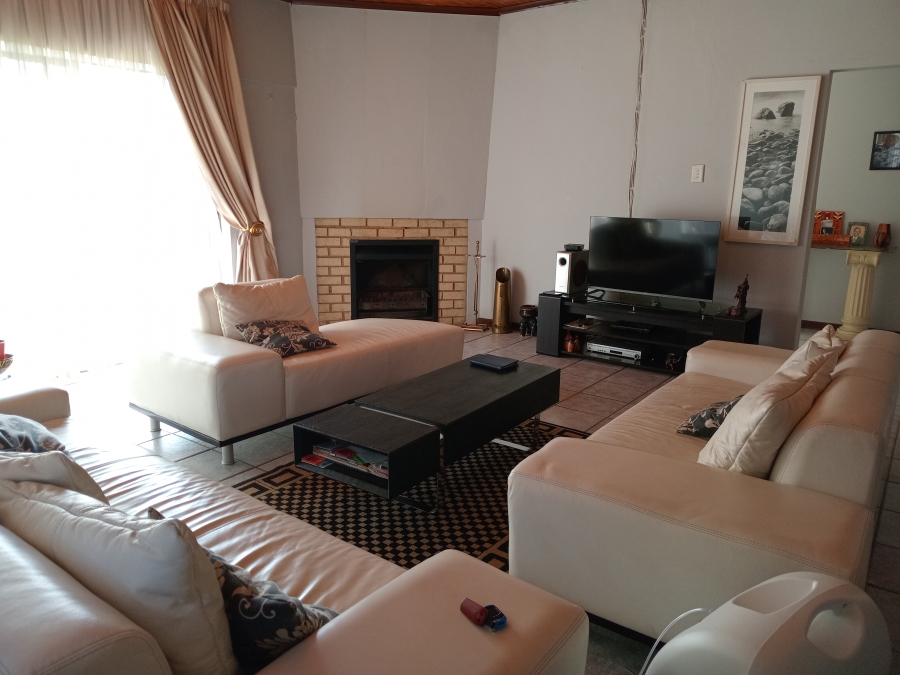 3 Bedroom Property for Sale in Kew Gauteng
