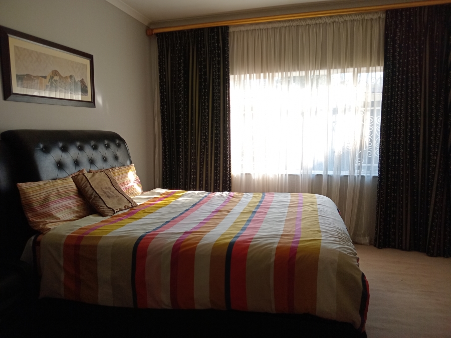 3 Bedroom Property for Sale in Kew Gauteng