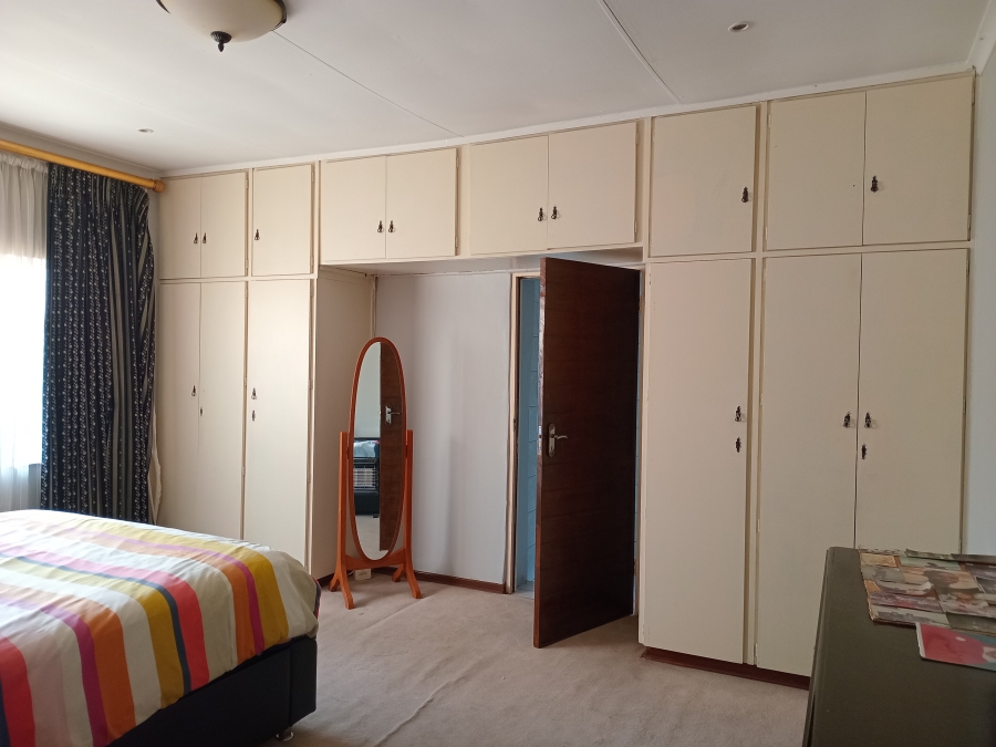 3 Bedroom Property for Sale in Kew Gauteng