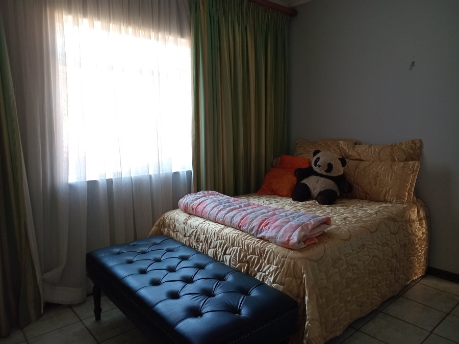 3 Bedroom Property for Sale in Kew Gauteng