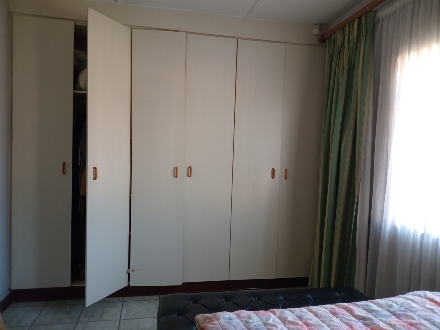 3 Bedroom Property for Sale in Kew Gauteng