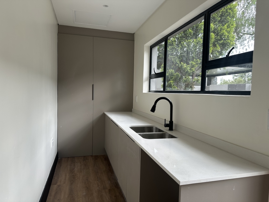 To Let 4 Bedroom Property for Rent in Bryanston Gauteng