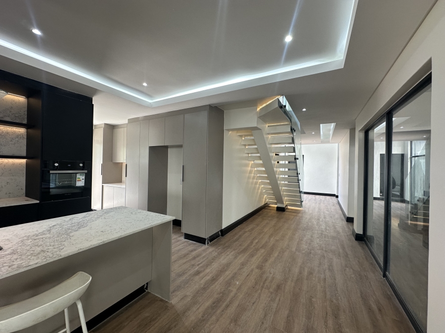 To Let 4 Bedroom Property for Rent in Bryanston Gauteng