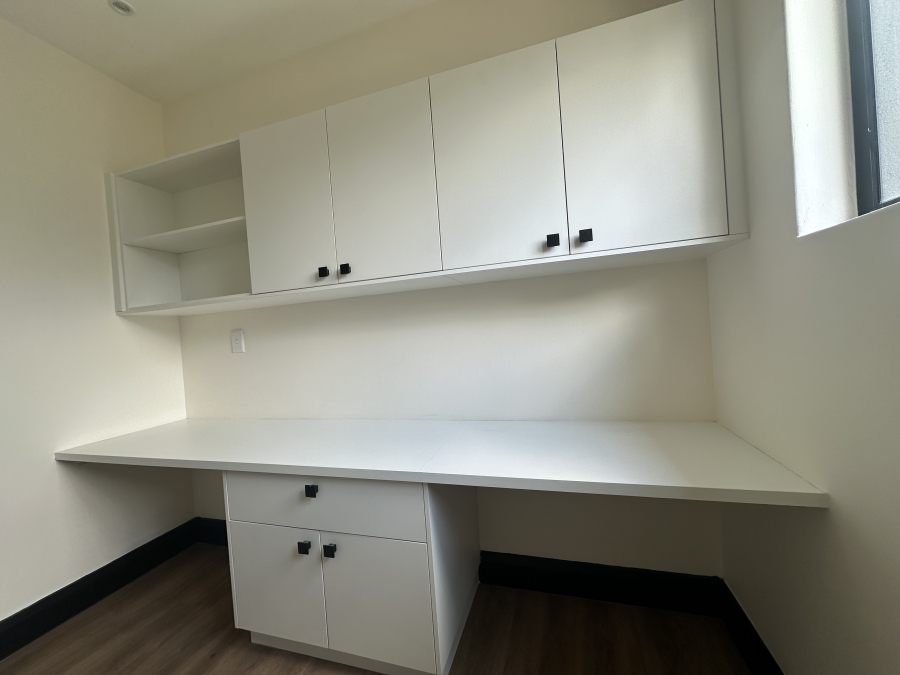 To Let 4 Bedroom Property for Rent in Bryanston Gauteng