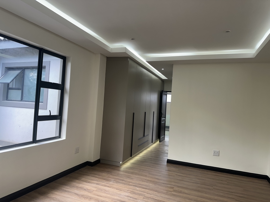 To Let 4 Bedroom Property for Rent in Bryanston Gauteng