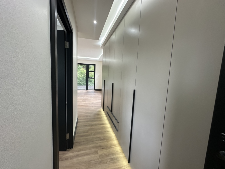 To Let 4 Bedroom Property for Rent in Bryanston Gauteng