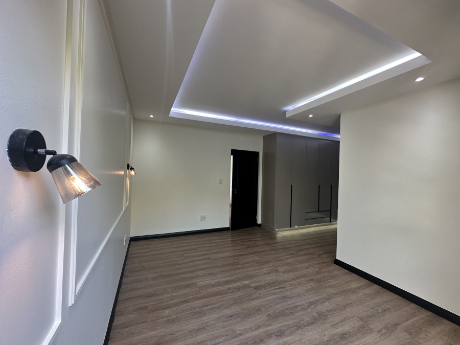 To Let 4 Bedroom Property for Rent in Bryanston Gauteng