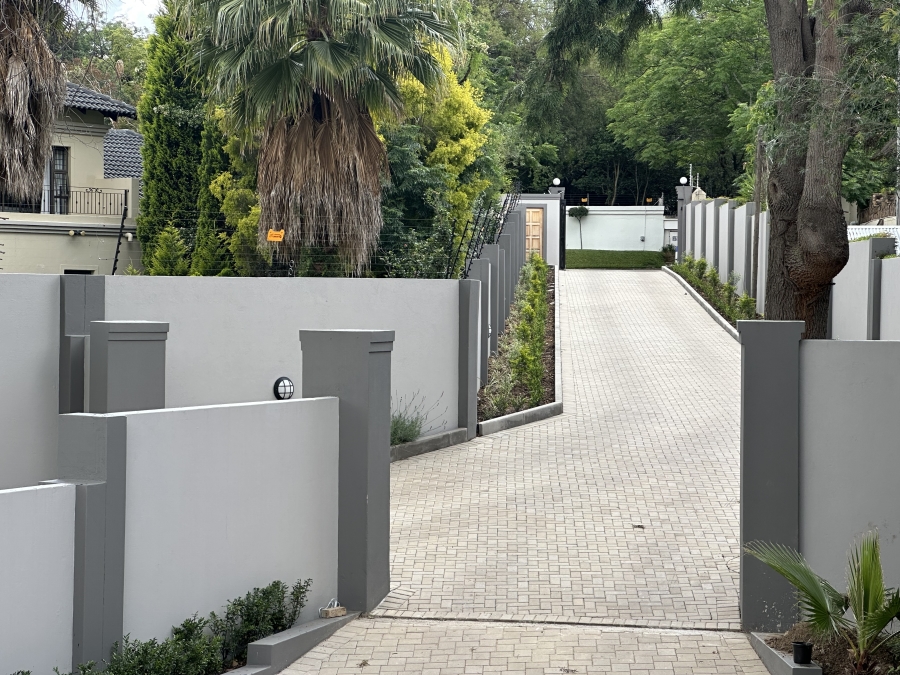 To Let 4 Bedroom Property for Rent in Bryanston Gauteng