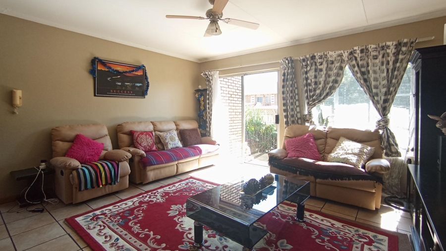 2 Bedroom Property for Sale in Amberfield Gauteng