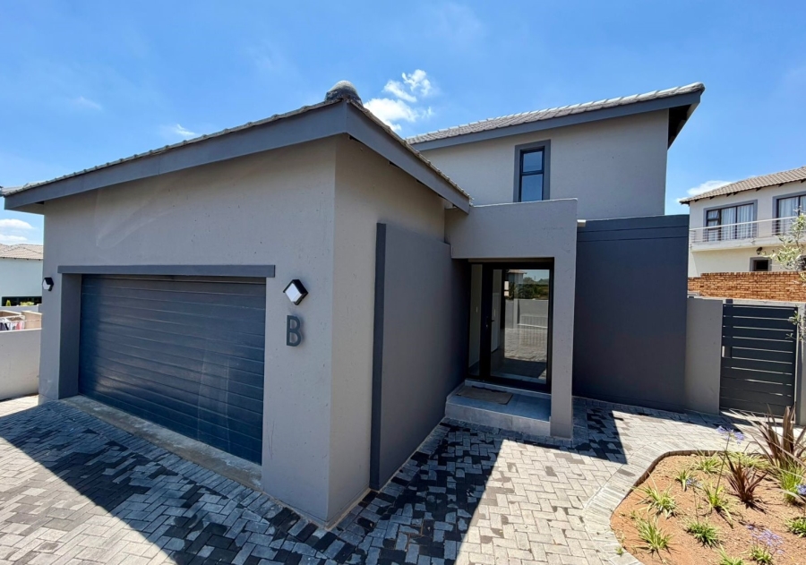 4 Bedroom Property for Sale in Thatchfield Estate Gauteng