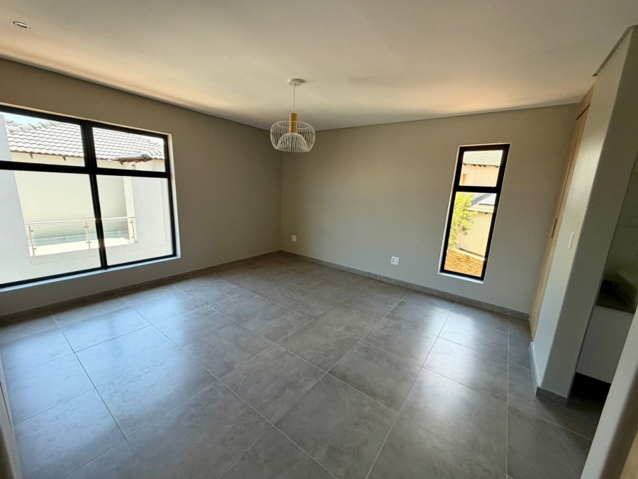 4 Bedroom Property for Sale in Thatchfield Estate Gauteng