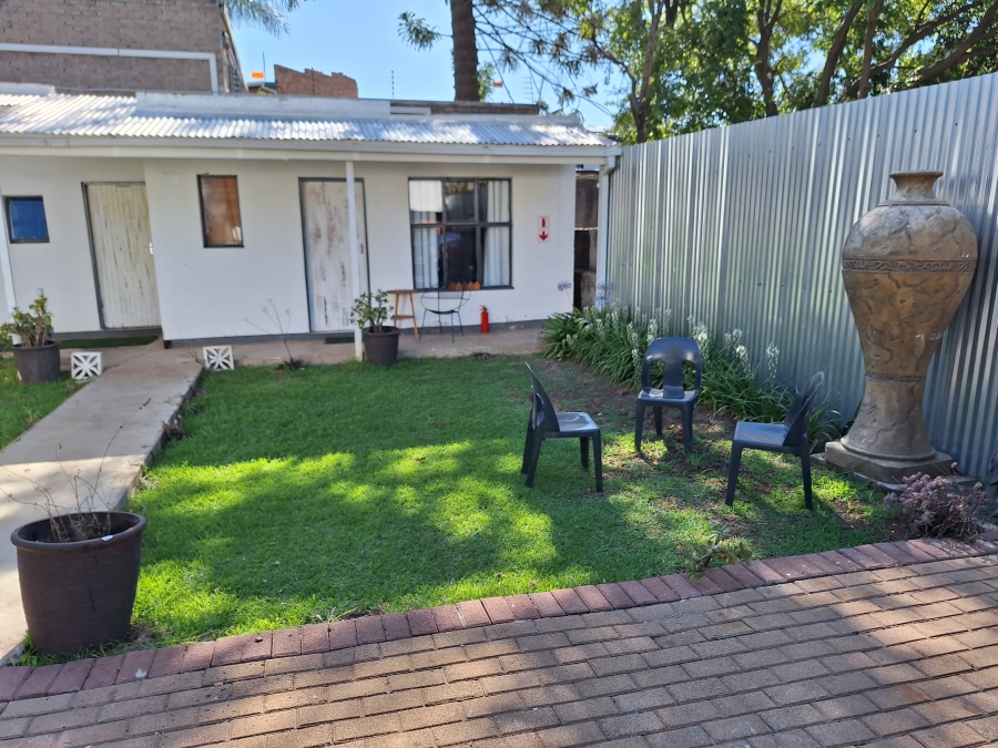 17 Bedroom Property for Sale in Melville Gauteng