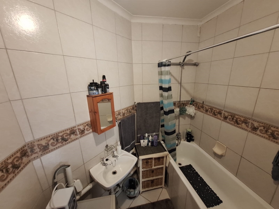 3 Bedroom Property for Sale in Eldoraigne Gauteng