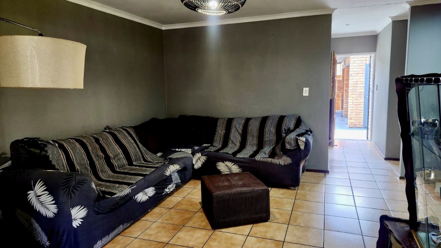 3 Bedroom Property for Sale in Rooihuiskraal North Gauteng