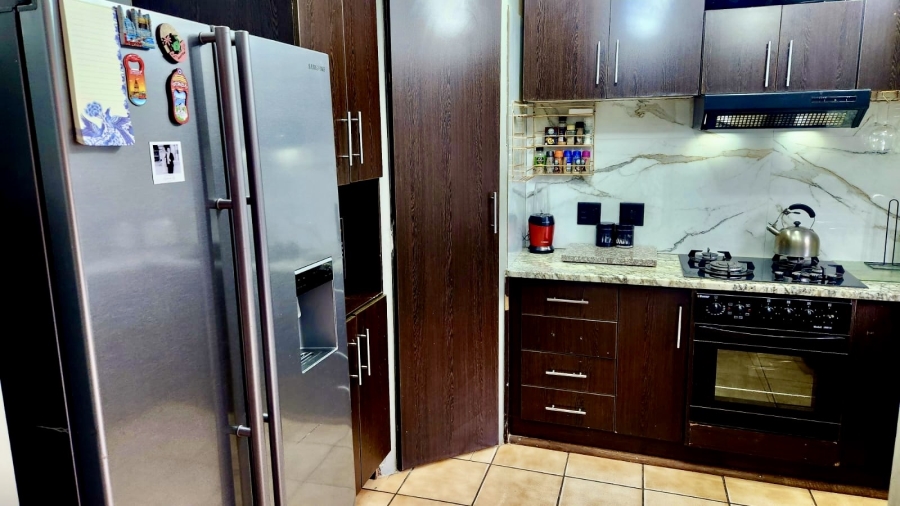 3 Bedroom Property for Sale in Rooihuiskraal North Gauteng