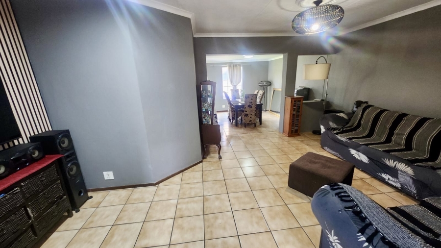 3 Bedroom Property for Sale in Rooihuiskraal North Gauteng