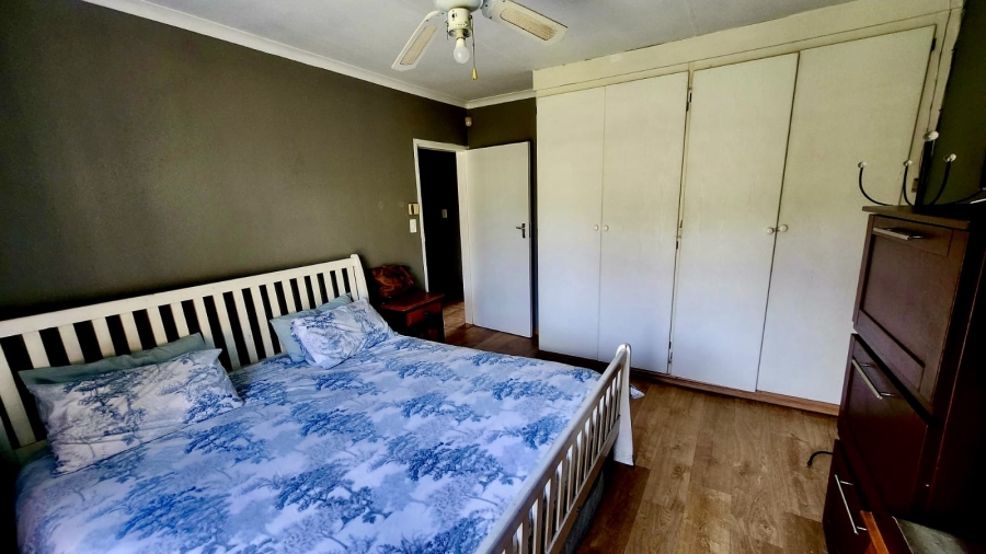 3 Bedroom Property for Sale in Rooihuiskraal North Gauteng