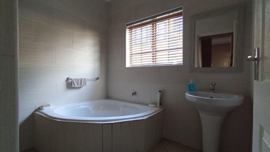 3 Bedroom Property for Sale in Ninapark Gauteng