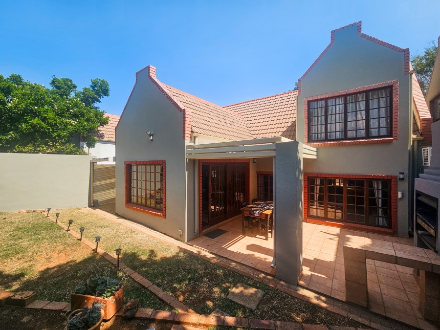3 Bedroom Property for Sale in Faerie Glen Gauteng