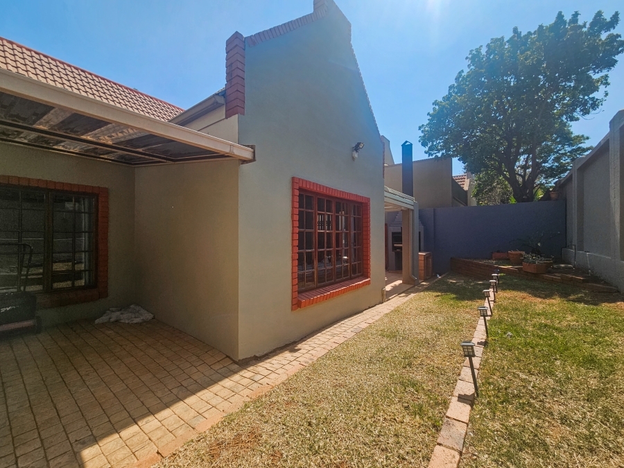 3 Bedroom Property for Sale in Faerie Glen Gauteng