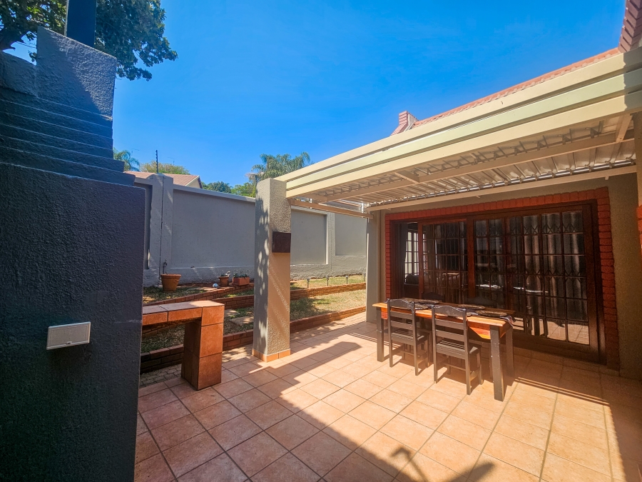 3 Bedroom Property for Sale in Faerie Glen Gauteng