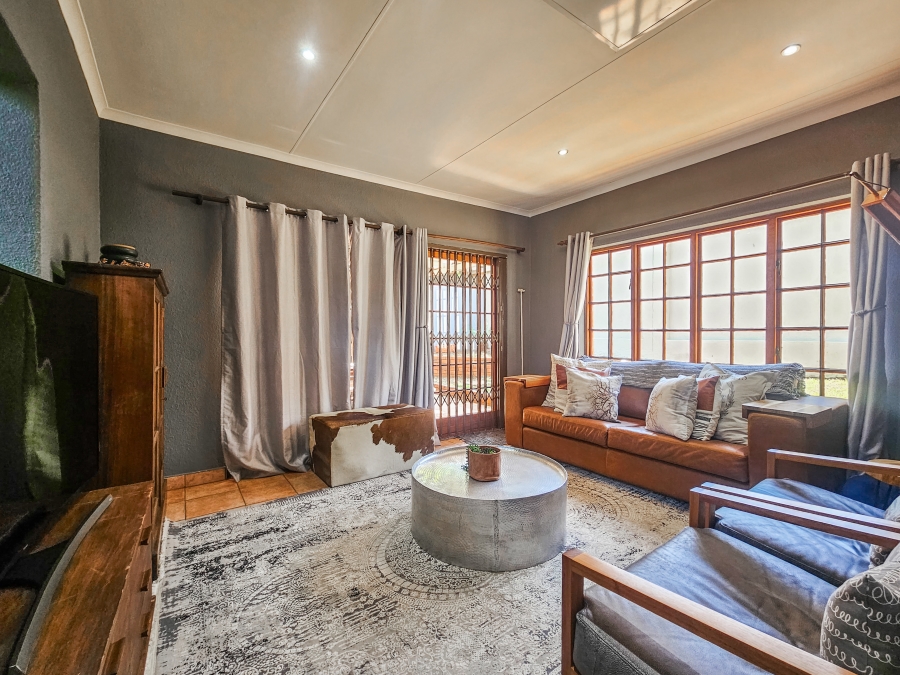 3 Bedroom Property for Sale in Faerie Glen Gauteng