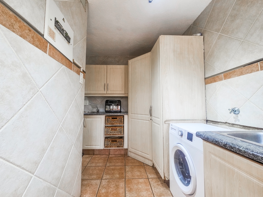 3 Bedroom Property for Sale in Faerie Glen Gauteng